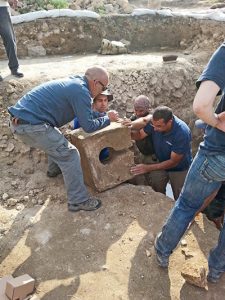 lachish-latrine