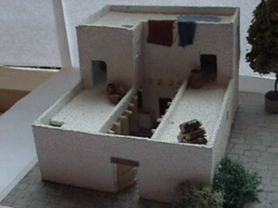File:Israelite pillared house.jpg